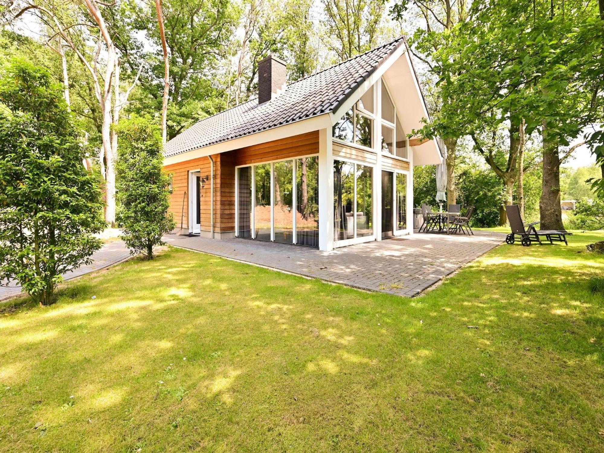 Chalet With Gorgeous View Of The Natural Surroundings Weerselo Exterior foto