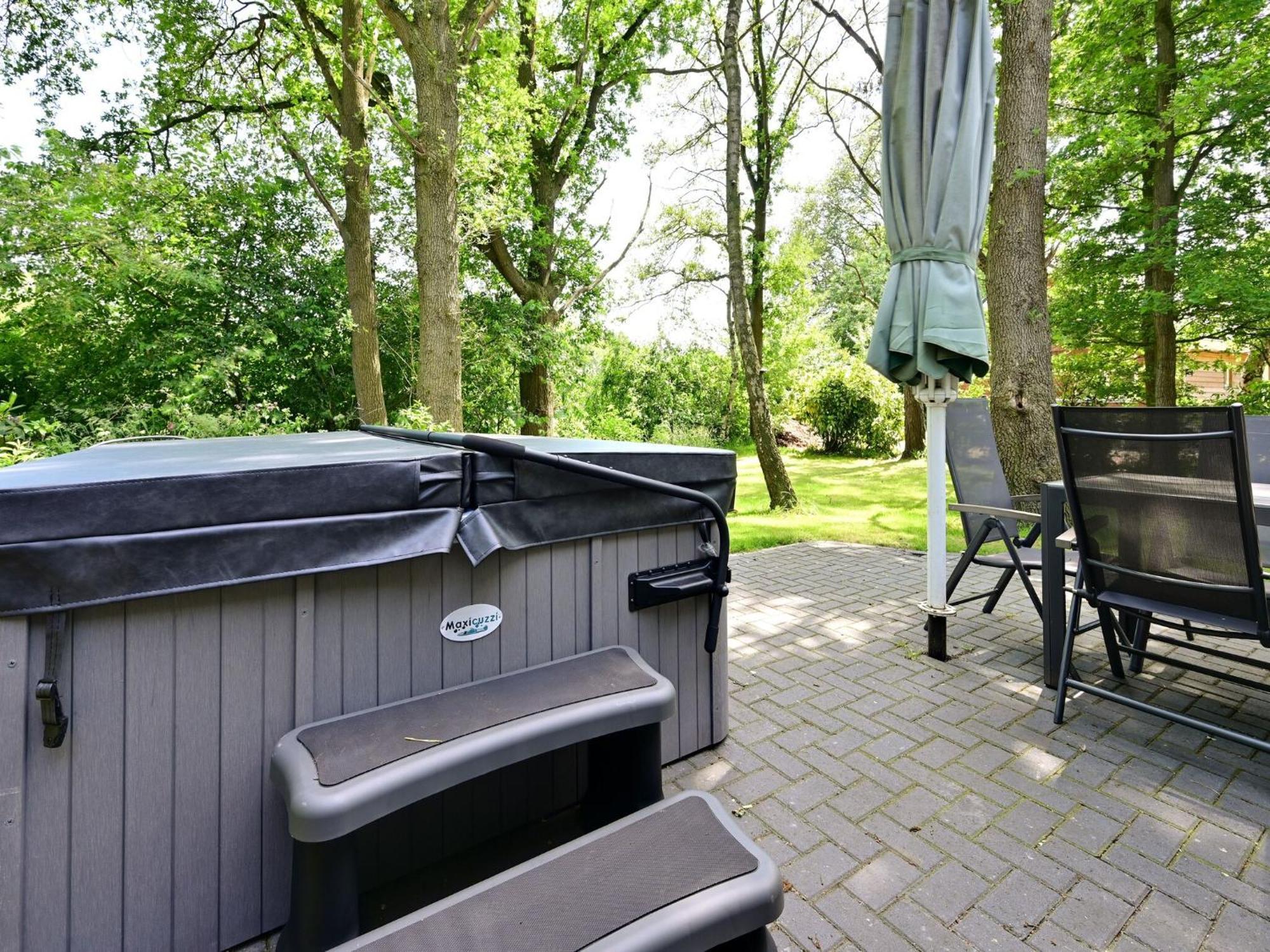 Chalet With Gorgeous View Of The Natural Surroundings Weerselo Exterior foto